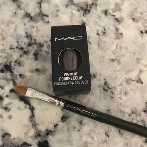 MAC Cosmetics Pigment